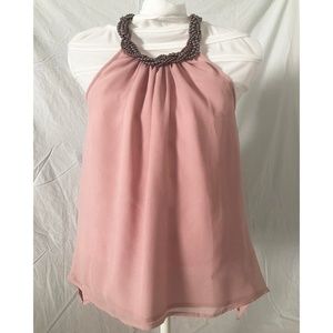 Jennifer Lopez, Sleeveless top, w beaded neckline